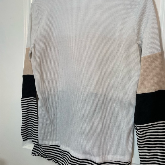 Color Block Waffle Top - Picture 2 of 3